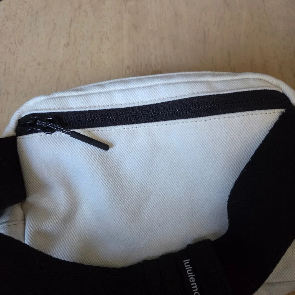 Lululemon Everywhere Belt Bag 1L White Canvas Twill Black Strap Fannypack Travel